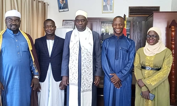 Olukiiko olukulembera abavubuka mu Buganda bakyaliddeko Super Supreme Mufti